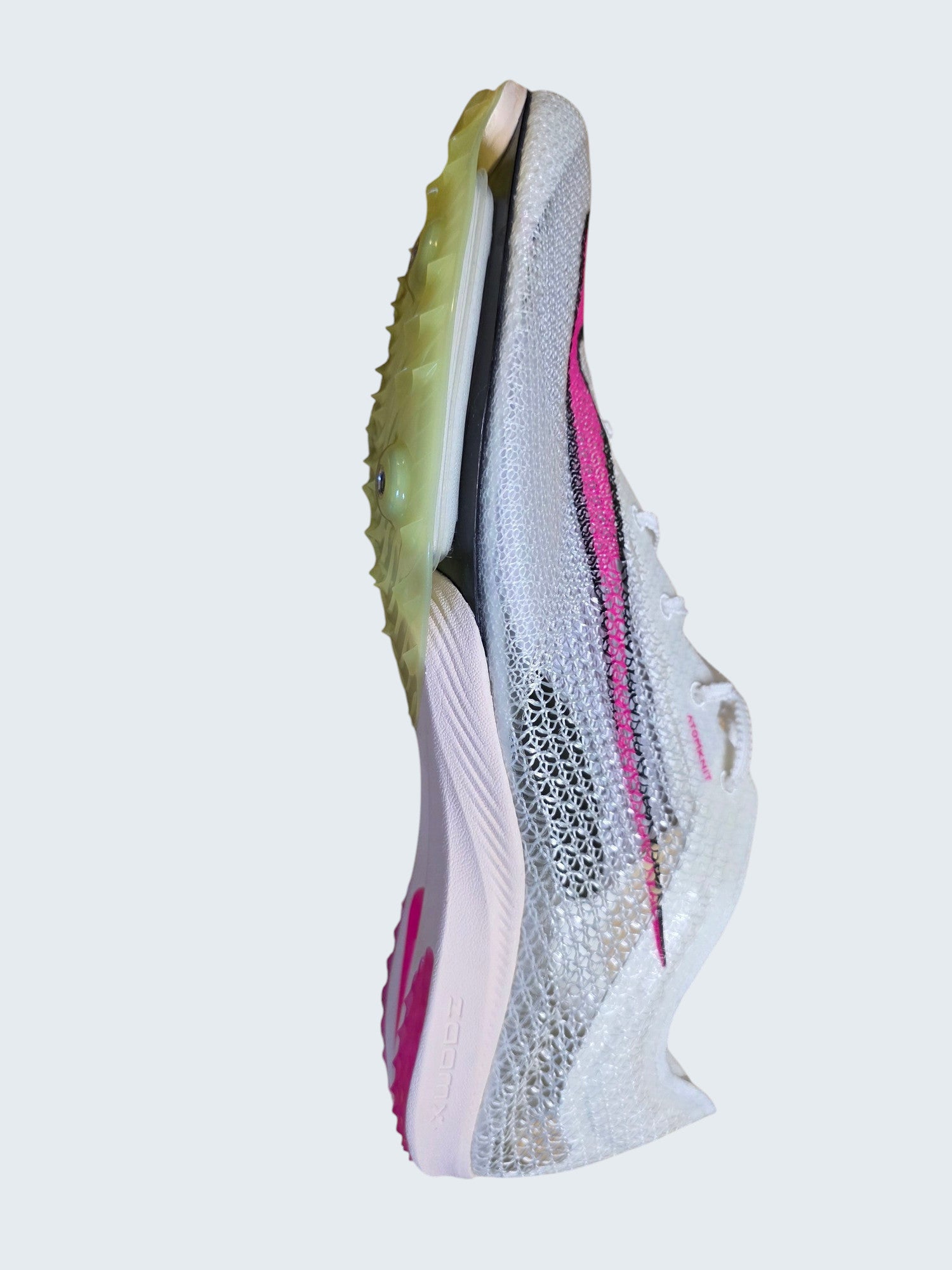 Latające Wieszaki Nike Air Zoom Victory białe kolce lekkoatletyczne z różowymi akcentami i technologią AtomKnit
