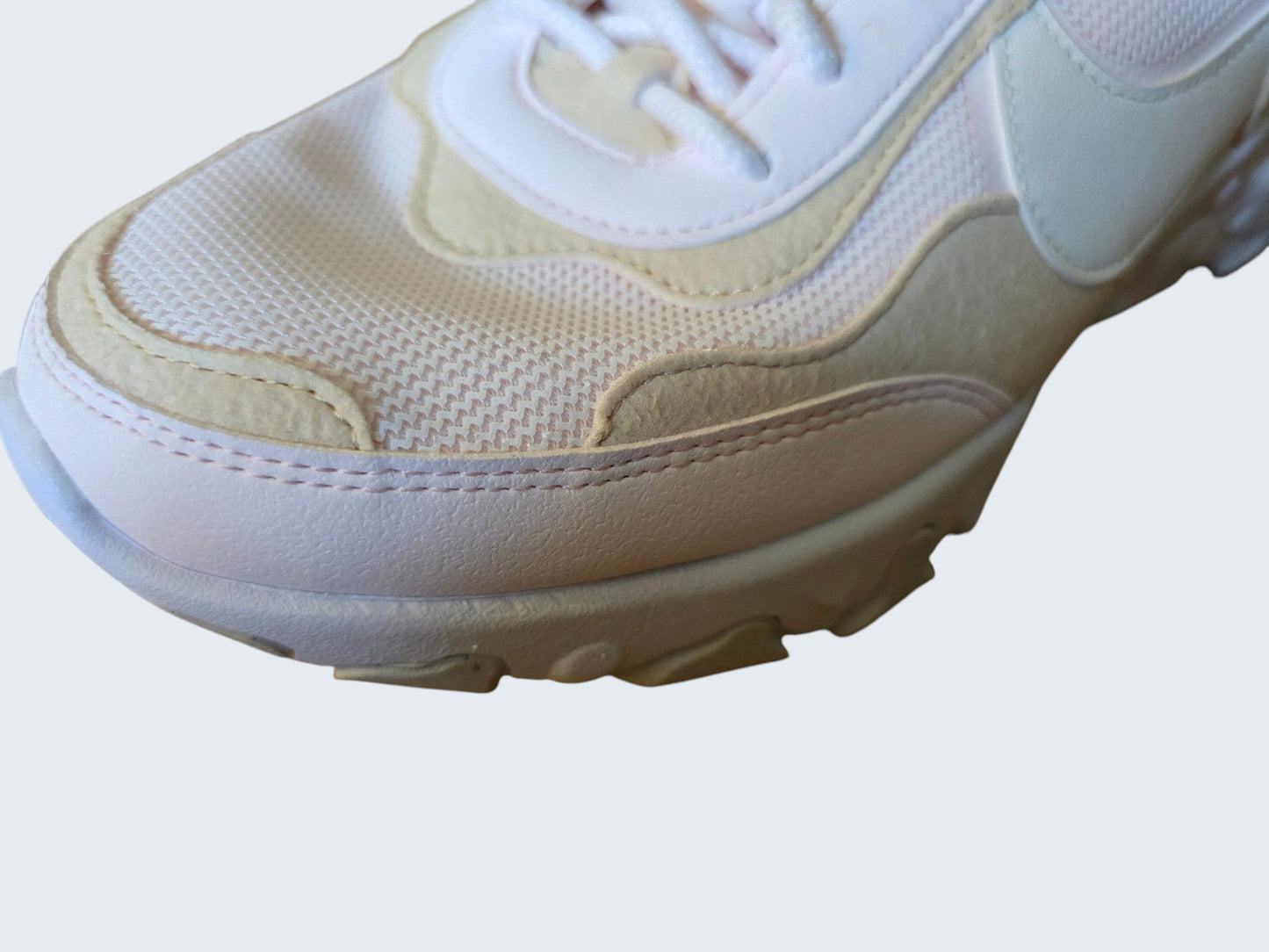 Damskie buty sportowe Latające Wieszaki Nike React Vision w pastelowych odcieniach różu i beżu z tekstylną cholewką